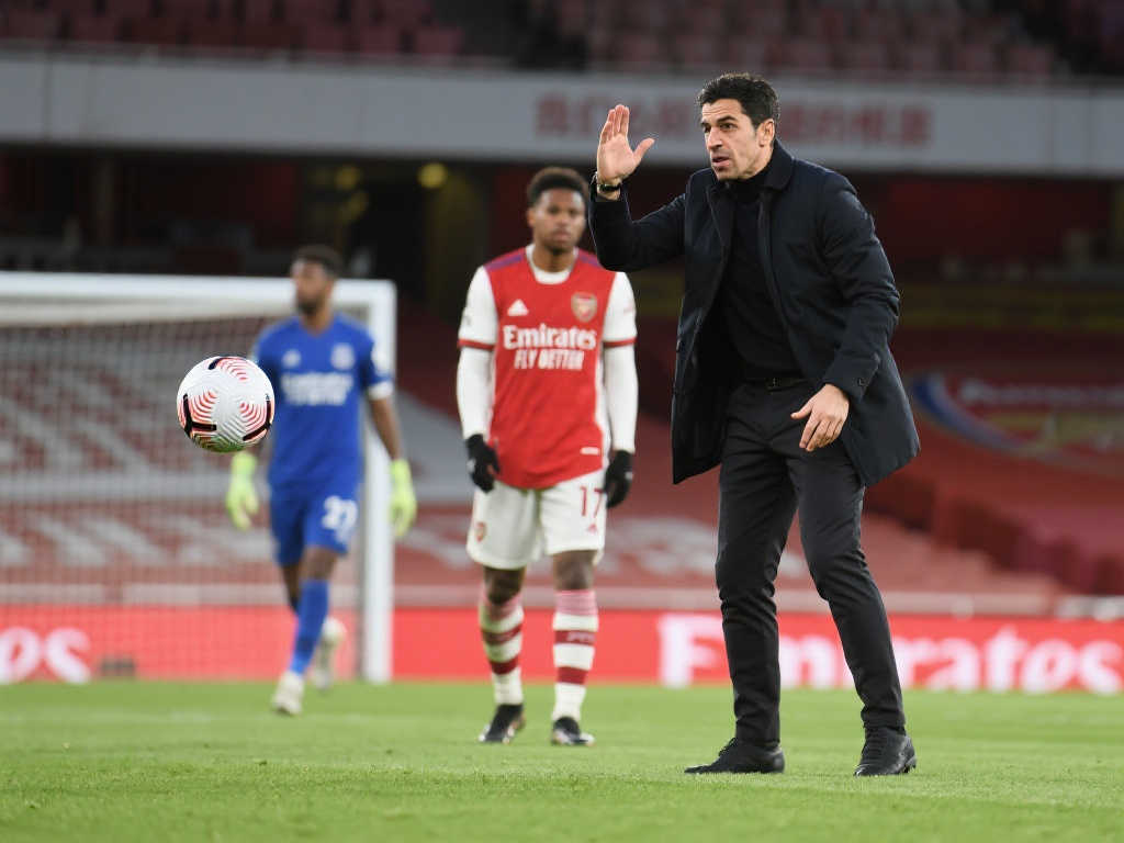 更是一年征 更是一年征